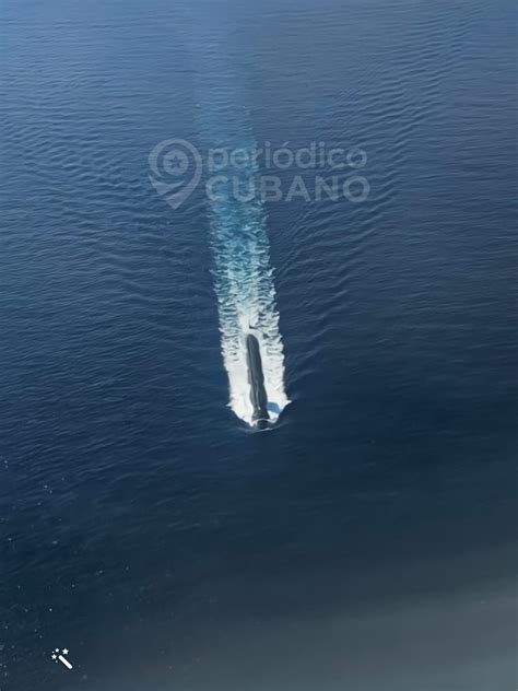 Cubano Capta Con Su Celular El Momento En Que Un Submarino Emerge