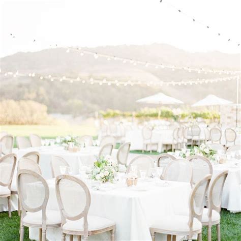 Here's How to Plan the All-White Wedding of Your Dreams