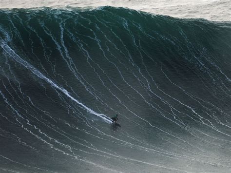 Thousands Watch The Big Waves In Portugal The Portugal News