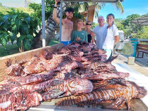 Honduras, Roatan Lionfish Hunting - Lionfish Community