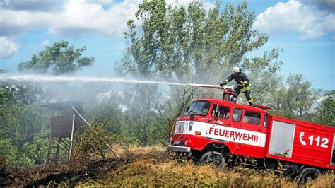 Feuerwehr Bek Mpft Fl Chenbrand Im Kyffh Userkreis