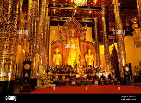 Chiang Mai Thailand Buddhist Temple Wat Chedi Luang Stock Photo Alamy