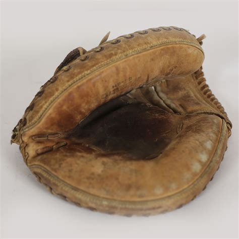 Vintage Baseball Glove | My Prop Boutique