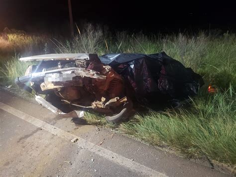 Homem Morre Ap S Colis O Entre Carro E Caminh O Carregado De Soja Na