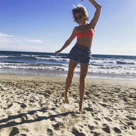 10 Hot Sexy Ruth Kearney Bikini Pics