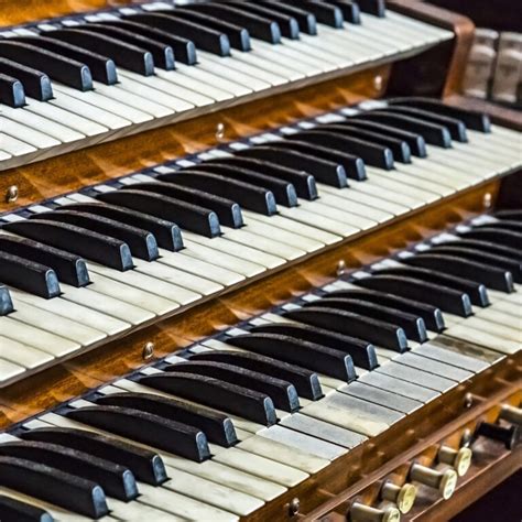 Piano Vs Organ Which Is Right For Your Church Viscount North America