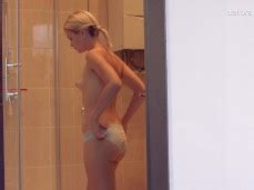 Pointing Tits Showering Bath Porn Pornhub