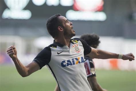 Renato Augusto é considerado craque do Campeonato Brasileiro Hoje São