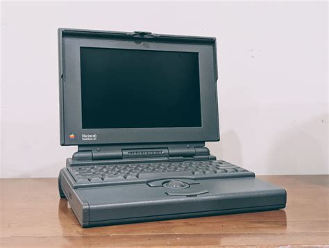 Apple Macintosh PowerBook 100 Series (1991) – Westport Tech Museum