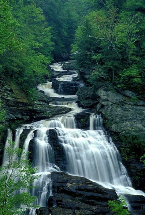 This North Carolina Waterfall Road Trip Will Take You To 8 Scenic Spots ...