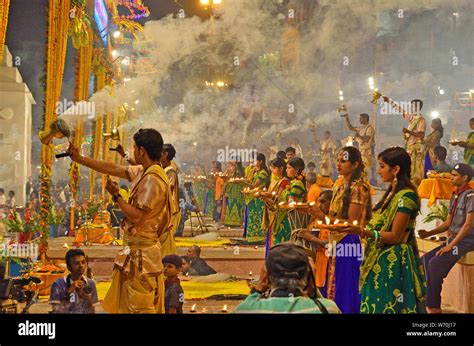 Ganga Aarti Varanasi Hi Res Stock Photography And Images Alamy