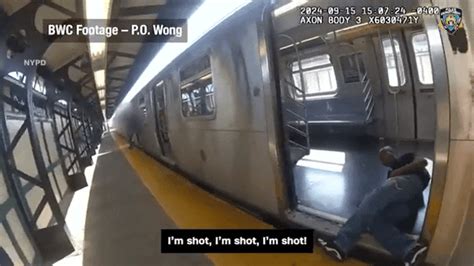 Bodycam Footage Shows Nypd Shoot Knife Wielding Suspect On Subway