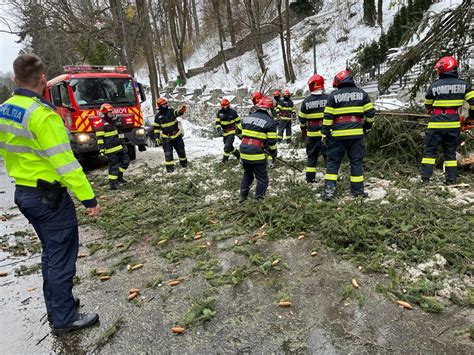 Interven Ii Ale Pompierilor Prahoveni N Urma Fenomenelor Meteo