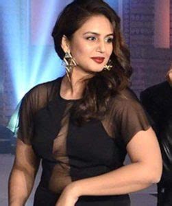 Huma Qureshi Hot Pics Unseen Bikini Bra Photos