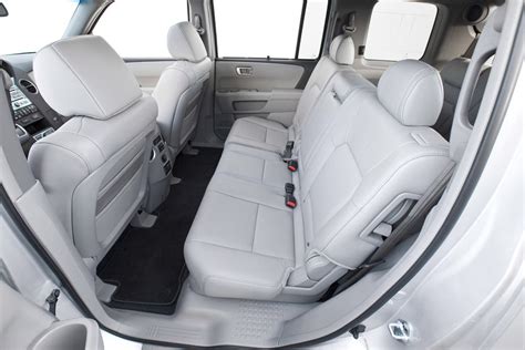 2006 Honda pilot interior dimensions