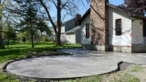 Jasmine Roth's Clever Hack Will Instantly Elevate A Cement Patio