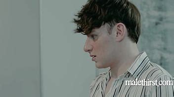 El padrastro finalmente perdió el control y lo castigaron con una sentada en la cara XVIDEOS