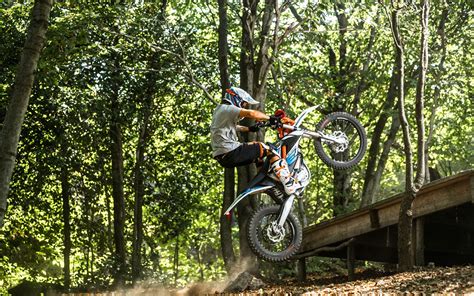 Motorrad Vergleich Talaria Sting 2022 Vs KTM Freeride E XC 2020