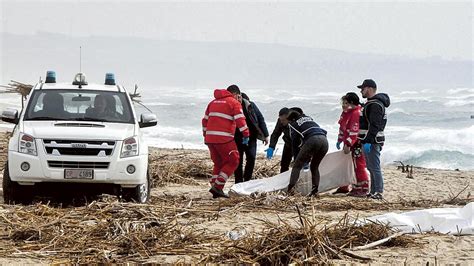 Strage di Crotone l Ue assolve Frontex L Italia dovrà rispondere