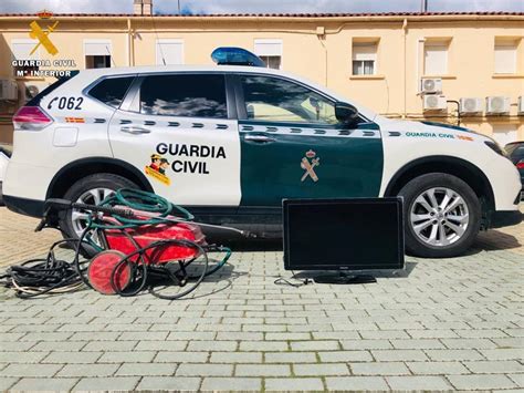 Guardia Civil Zaragoza — La Guardia Civil Detiene En Caspe A 2 Personas Por