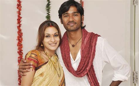 dhanushfans: dhanush family images