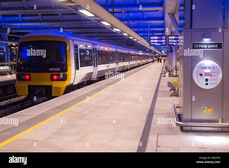 A Train At London Blackfriars Station In The Evening Stock Photo Alamy