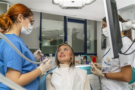 Özel Dentistanbul Diş Hastanesi