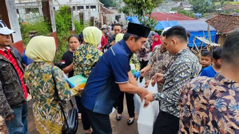 Peduli Korban Bencana Alam Gempa Bumi Kejari Cianjur Bagikan Paket Makanan