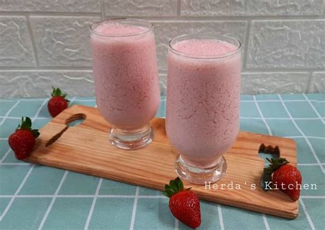 Resep Milky Strawberry Smoothie Oleh Herda S Kitchen Cookpad