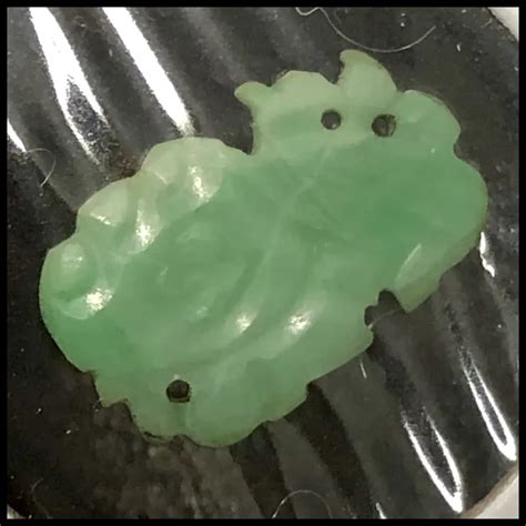 Pretty Cute Antique Chinese Hand Carved Apple Green Jade Jadeite Dog