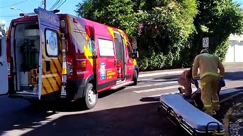 Motociclista De Anos Fica Ferida Ap S Colis O Na Esquina Da