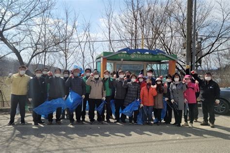 용궁면행정복지센터 세계 물의 날 맞아 환경정화 활동 경북채널뉴스