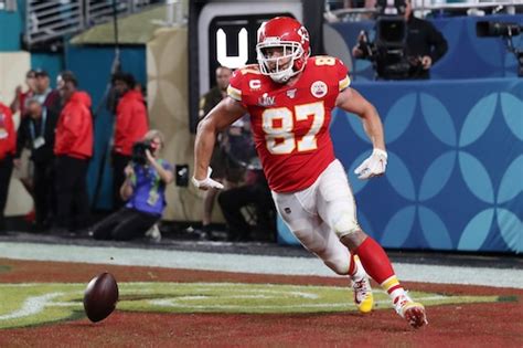 Chiefs Star Travis Kelce Gets New Contract Hours After George Kittle