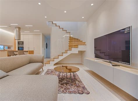 apple reclaiming  living room    apple tv mwiz