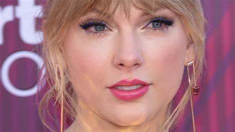 Taylor Swift Gets Very Candid About Being A Teenager In The Public Eye