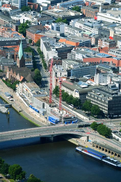 Bremen aus der Vogelperspektive Neubau eines Büro und Geschäftshauses