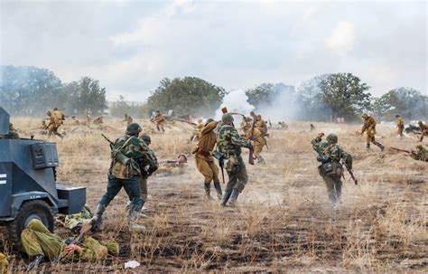 Campo De Batalla Reconstrucción De La Batalla De La Segunda Guerra Mundial Batalla Por