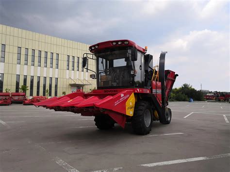 Chinese Modern Agricultural Machinery Equipment For Corn Harvesting ...