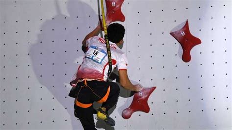 Foto Veddriq Leonardo Breaks Rock Climbing World Record In South Korea