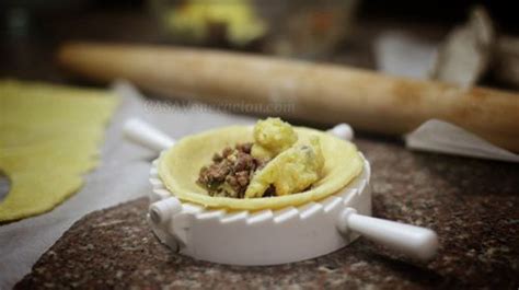 How To Use An Empanada Maker Empanada Maker Food Shows Empanadas