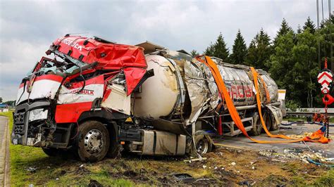 Tödlicher Lkw Unfall auf der A7