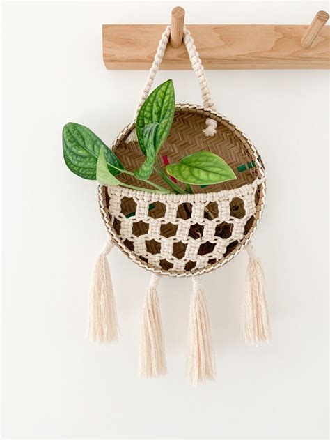 Macrame wall hanging