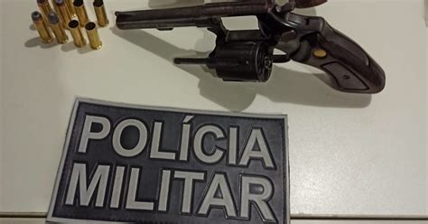 Em Sobral Ce Pol Cia Militar Apreende Duas Armas De Fogo E Prende Tr S