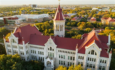 Go full on at St. Edward’s. Apply today! | St. Edward's University in Austin, Texas