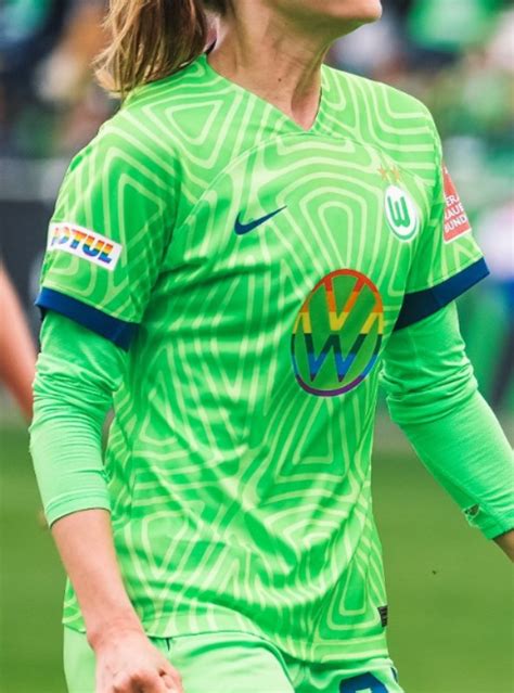 VfL Wolfsburg Women 2022-23 Kits