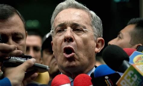 Suprema Corte Da Colômbia Abre Investigação Contra Uribe Por Rede De