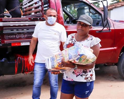 Secretaria De Agricultura Distribui Cestas B Sicas Para Moradores Do