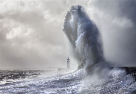 Lighthouse Waves Sea Porthcawl Lighthouse Wallpapers Hd Desktop