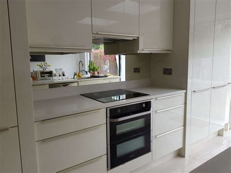 Case Study: Silver Mirror Splashback #2 - Carlen Glass