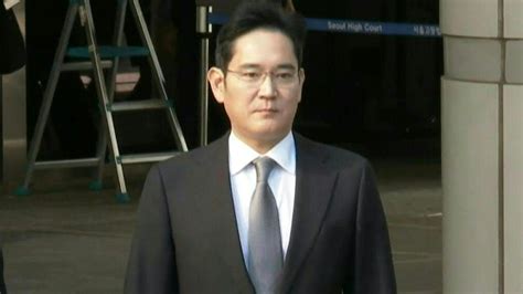 Corea Del Sur Indulta Al Jefe De Samsung Para Ayudar A Superar La Crisis Económica Infobae